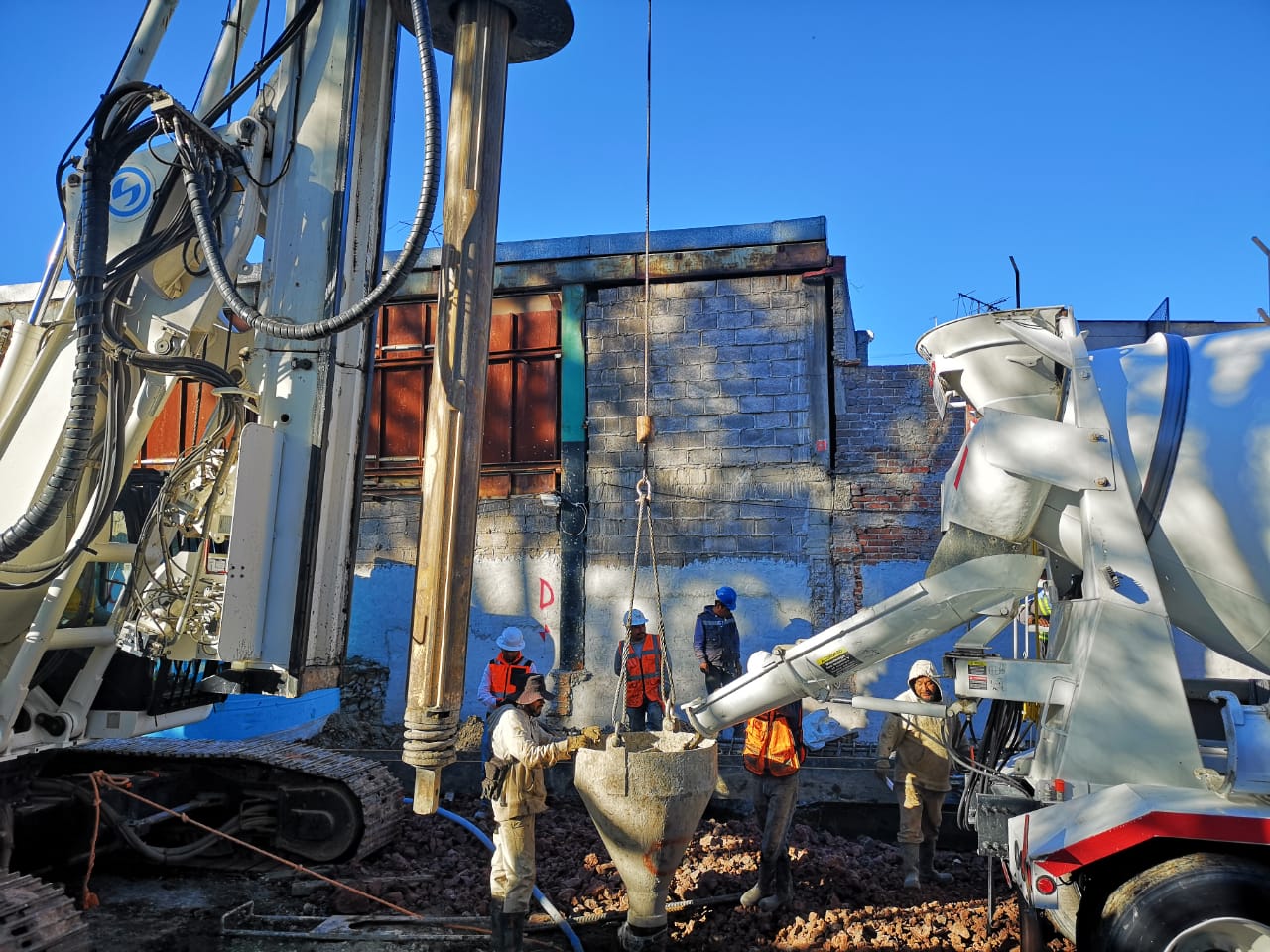Cimentaciones profundas: obra y maquinaria de MIGSA
